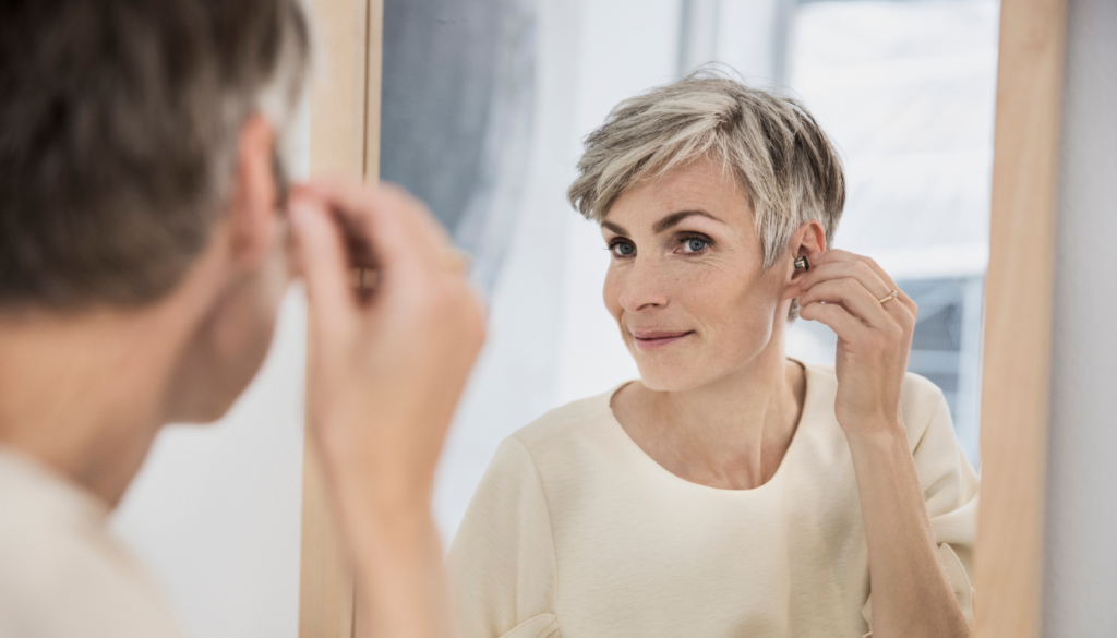 Diskrete høreapparater: find den perfekte løsning til usynlig hørehjælp - Illustration